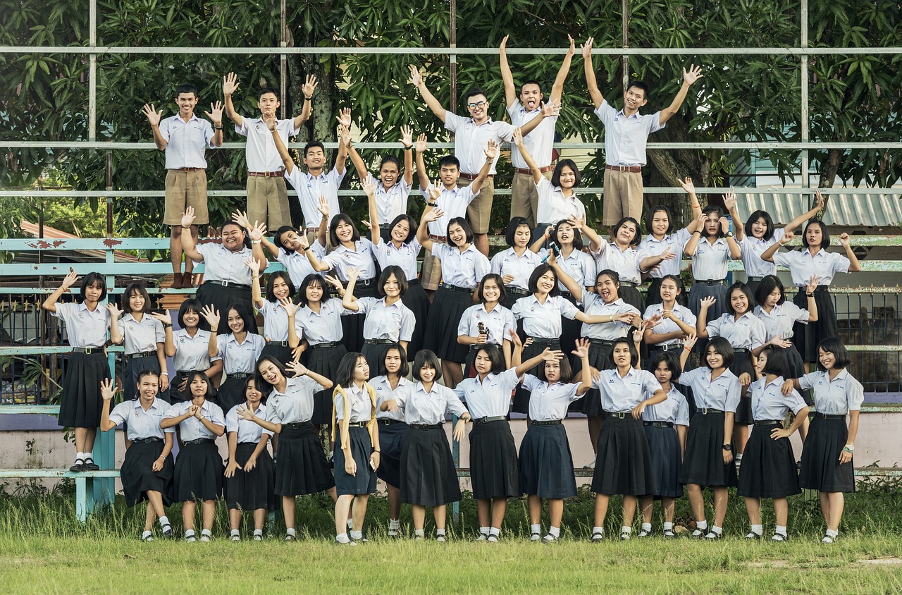 小学女子摔跤比赛，激情与坚韧的较量之战