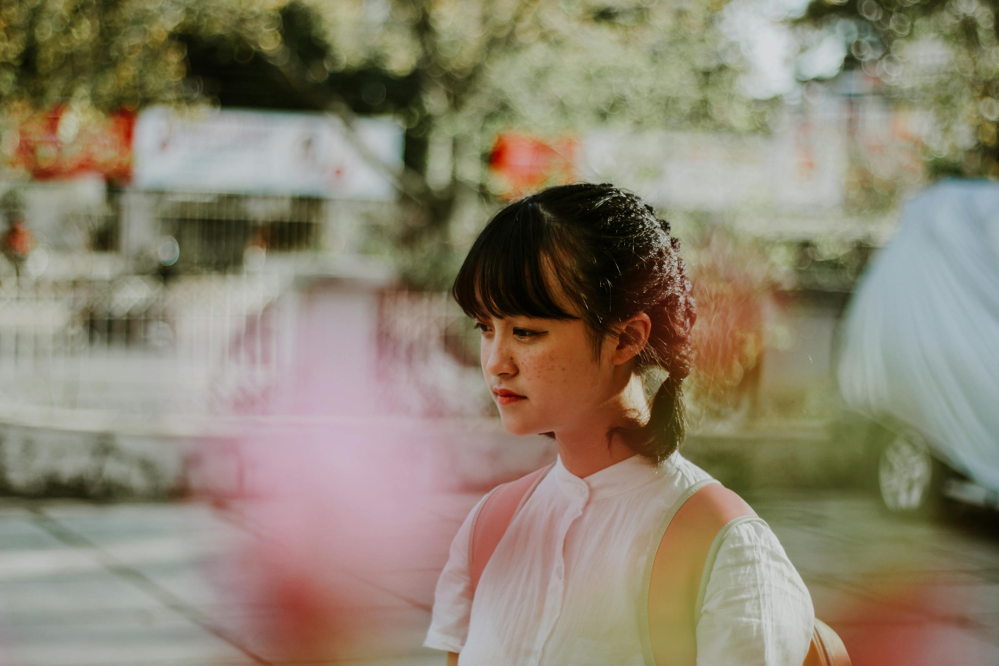 美丽的契约，探寻人性之美与生活的真实之旅。