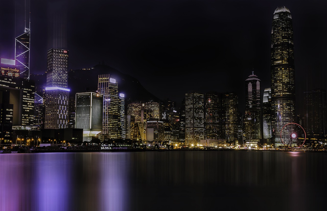 香港内地最新伦理电影，探索与反思之路